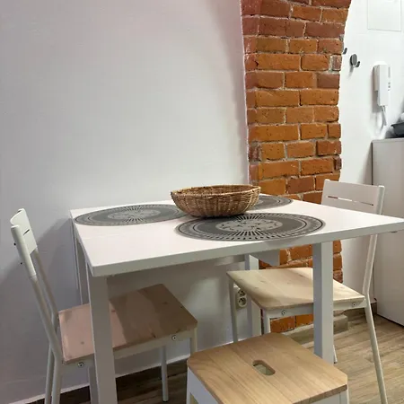 아파트 Hope Compact & Fully Equipped Near Main Station In *