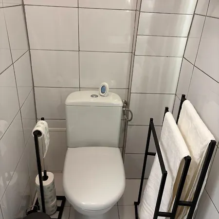 아파트 Hope Compact & Fully Equipped Near Main Station In *